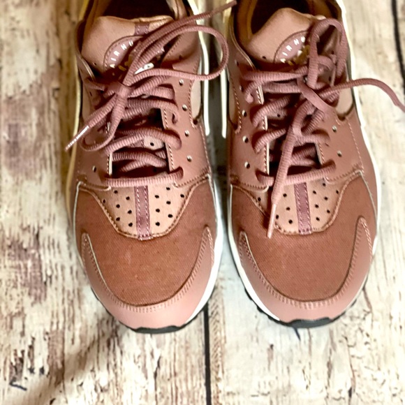 Women Nike Huarache Run 7.5 in Mauve - Picture 6 of 7